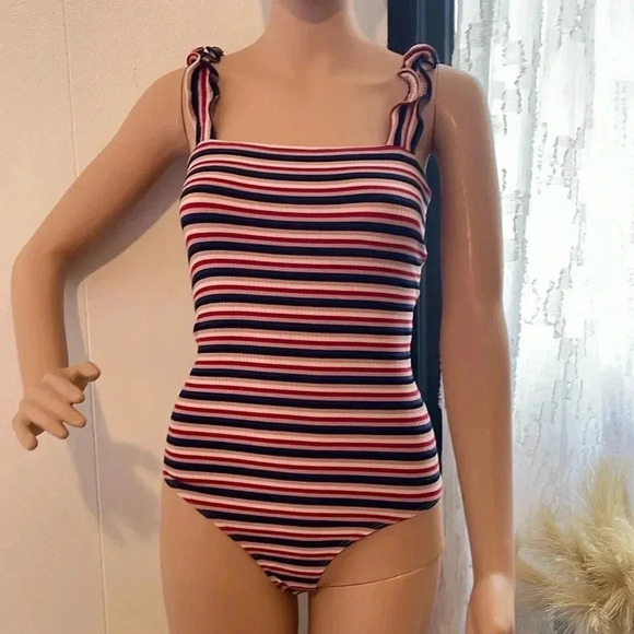 Reformation stripped bodysuits with ruffles strap - Picture 13 of 13